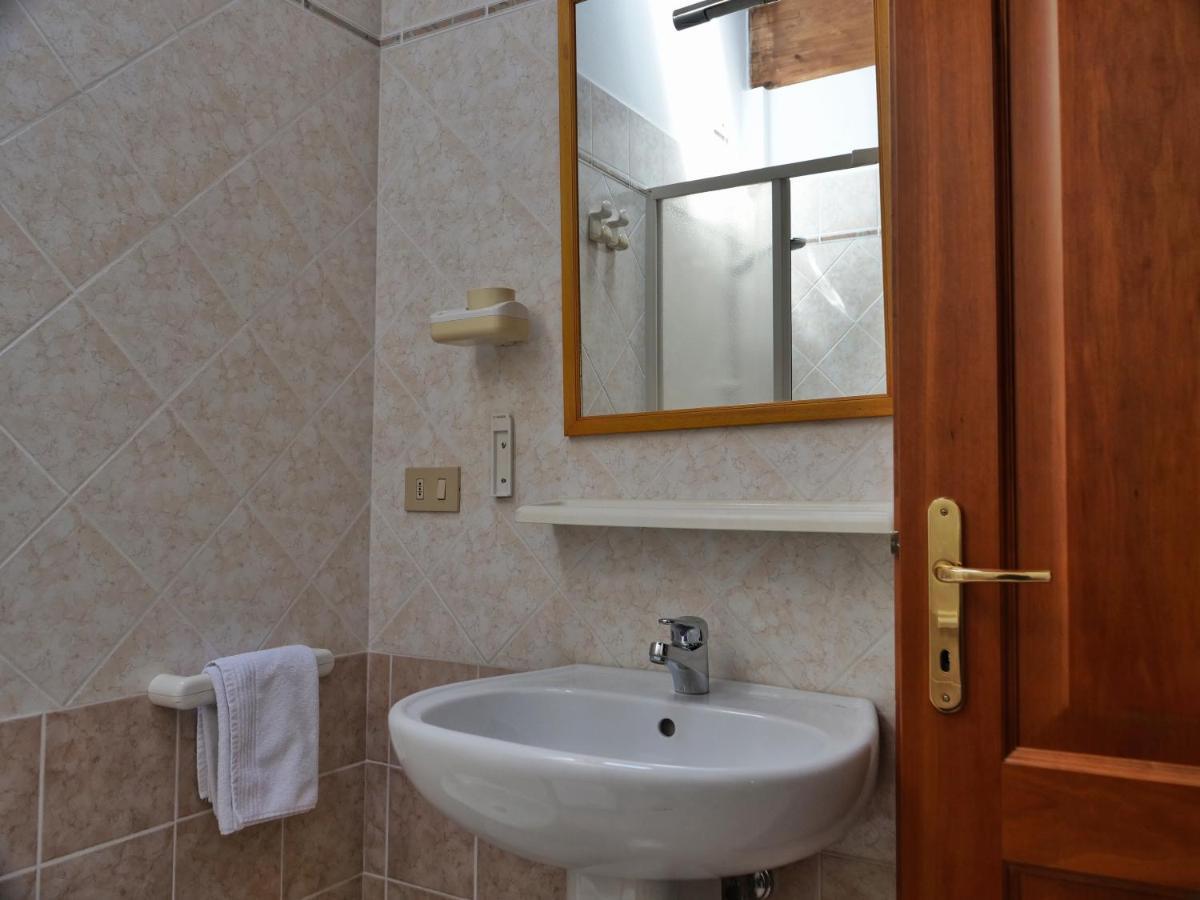 Lounge Del Duca, Centralissimo Bicamere Su Due Livelli - Posto Auto A Richesta Grado Exterior photo